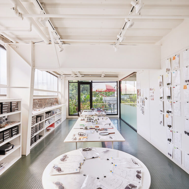 Spaces Hq01